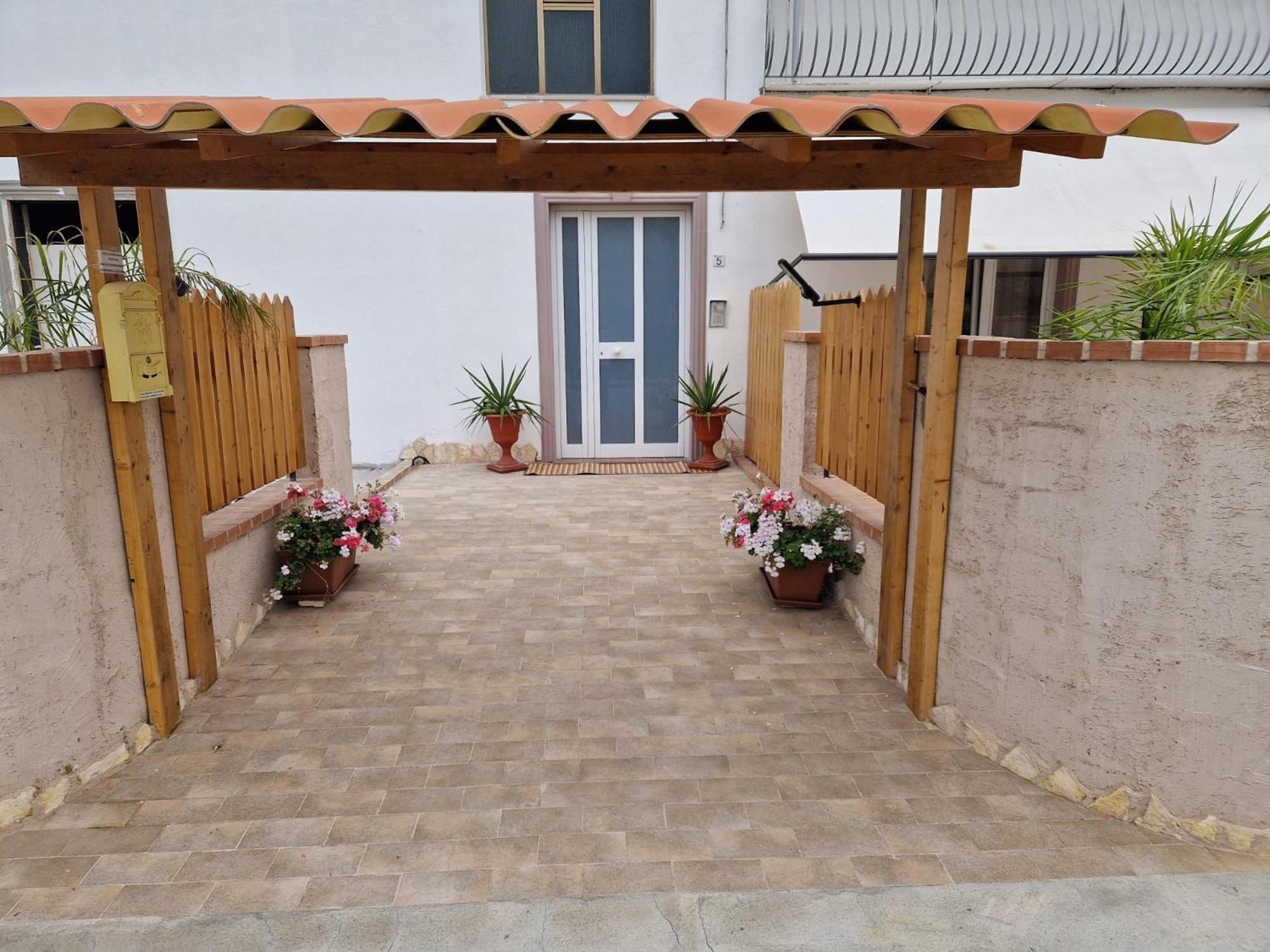 Apartamento Nina'S House 1 A 300 Metri Dal Mare Santa Caterina Dello Ionio Marina Exterior foto